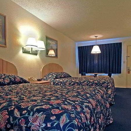 Best Western Coleman Inn Room photo